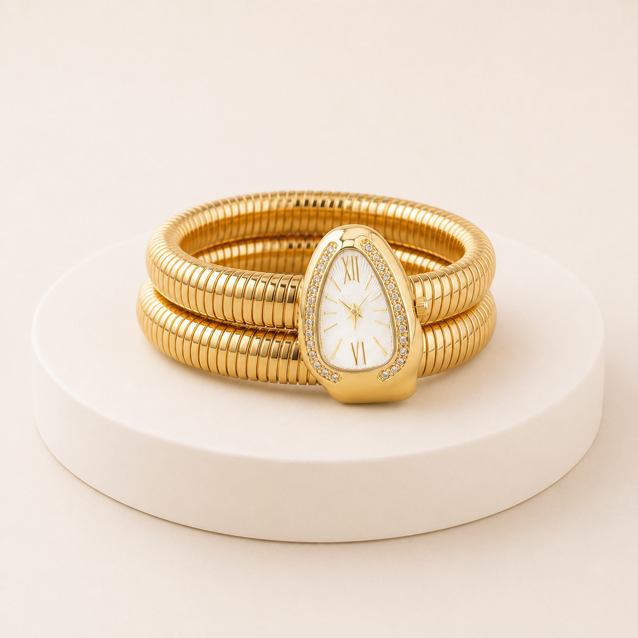 Relógio-serpente dourado com mostrador branco, vista deitada