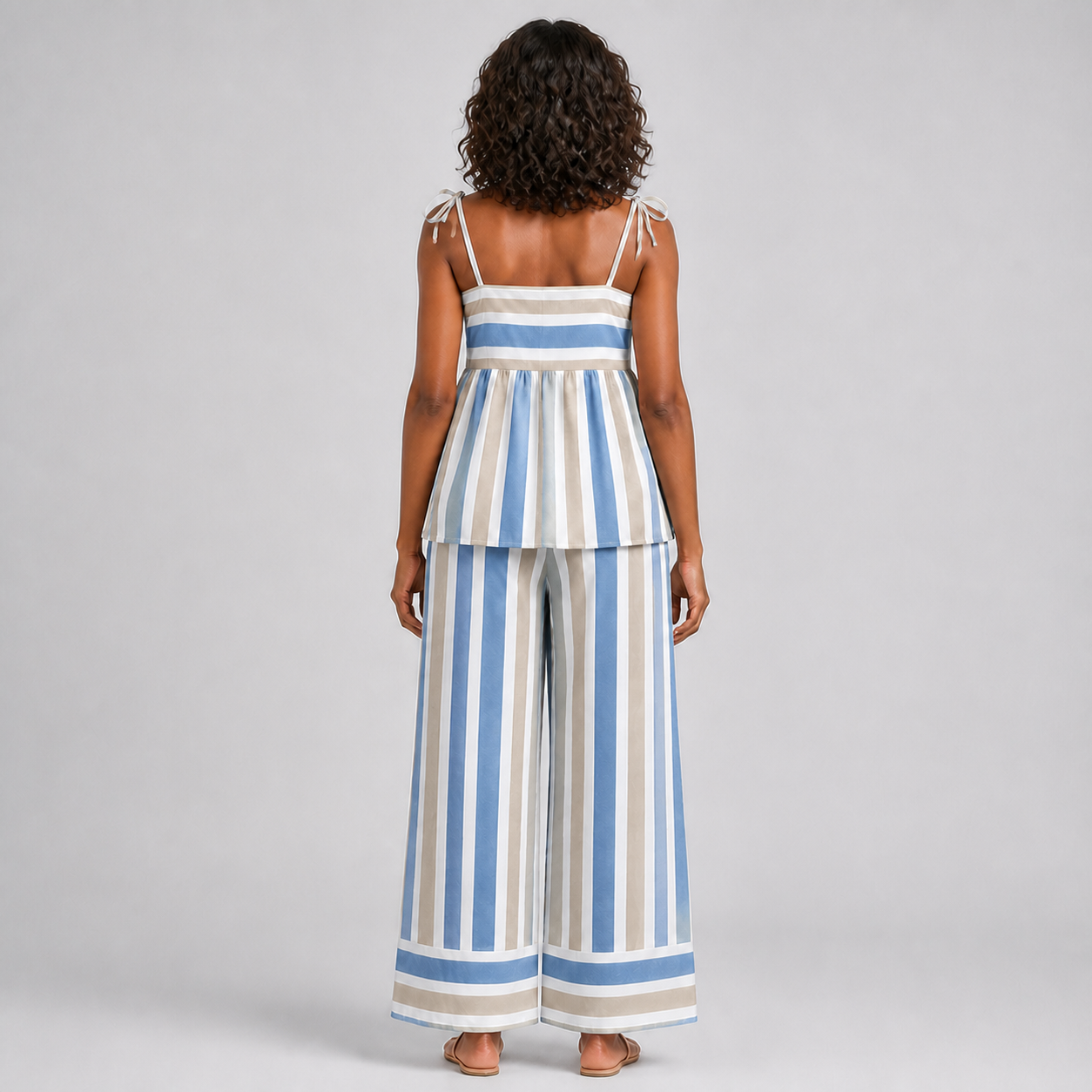 MORIAH conjunto azul às riscas — vista traseira