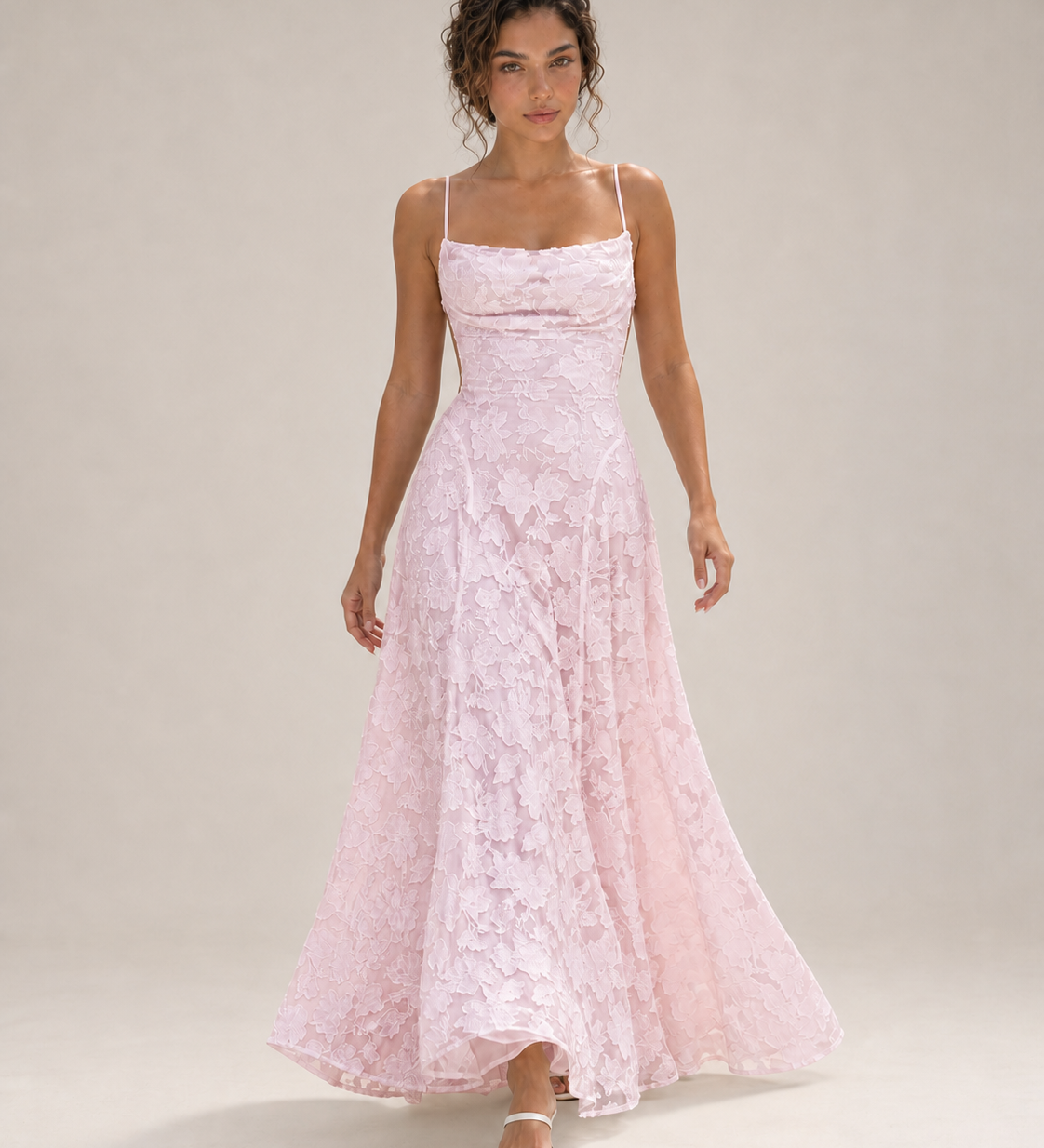 FRANCISA vestido rosa em renda — corpo inteiro
