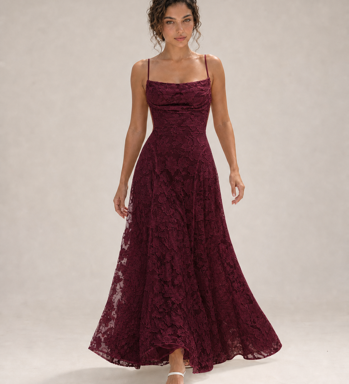 FRANCISA vestido bordeaux em renda — corpo inteiro