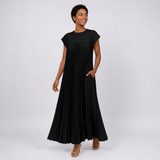 Vestido ANA preto, vista três quartos em movimento