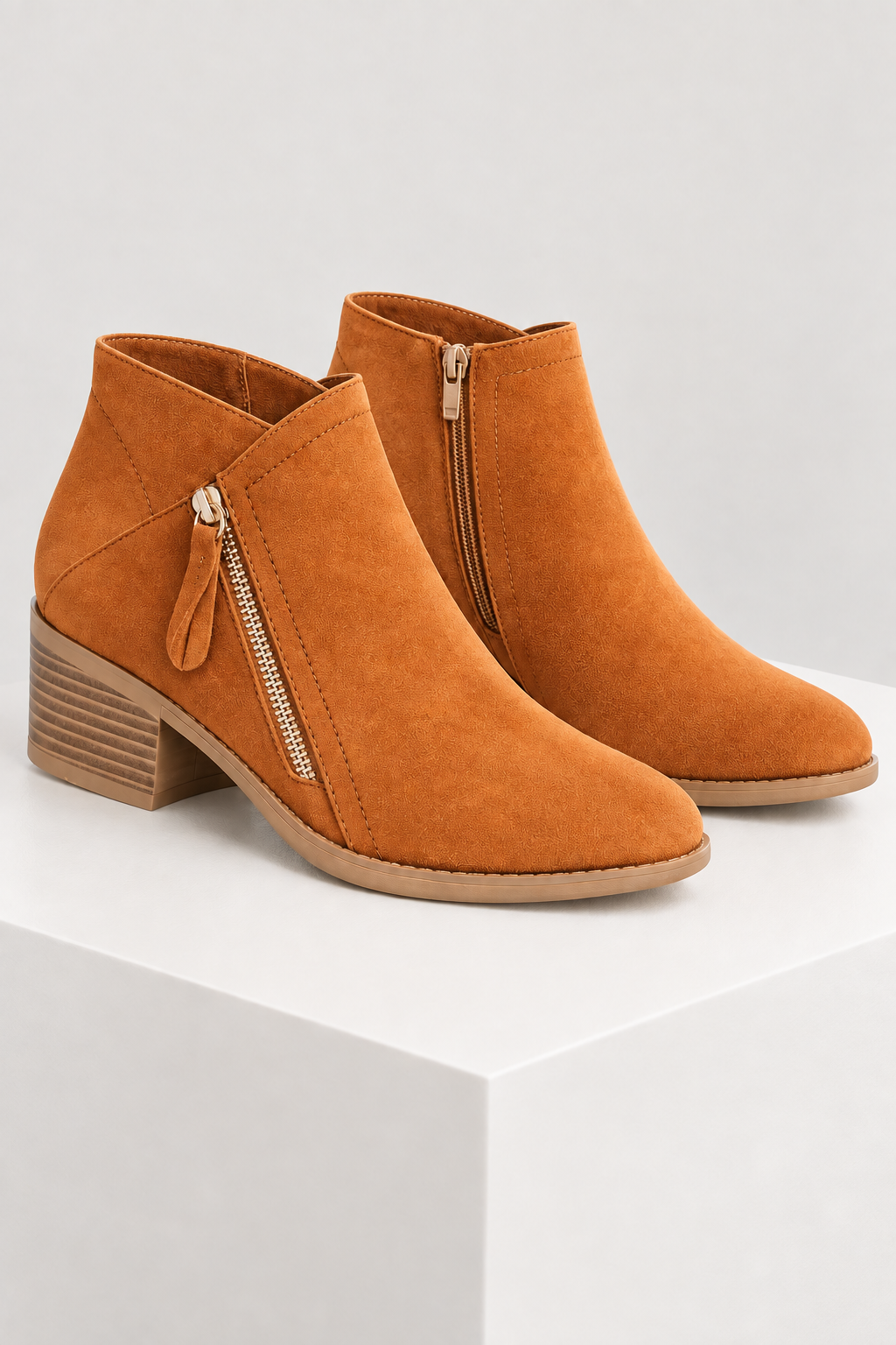 ADARA — botins camel, vista principal, bloco quadrado branco marfim