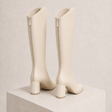 Botas ADELE bege — vista traseira com fecho posterior