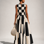 Audrey — vestido maxi geométrico, vista traseira na modelo