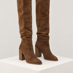 Botas de cano alto castanho — vista principal, bloco quadrado branco marfim