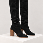 Botas de cano alto preto — vista lateral, bloco quadrado branco marfim