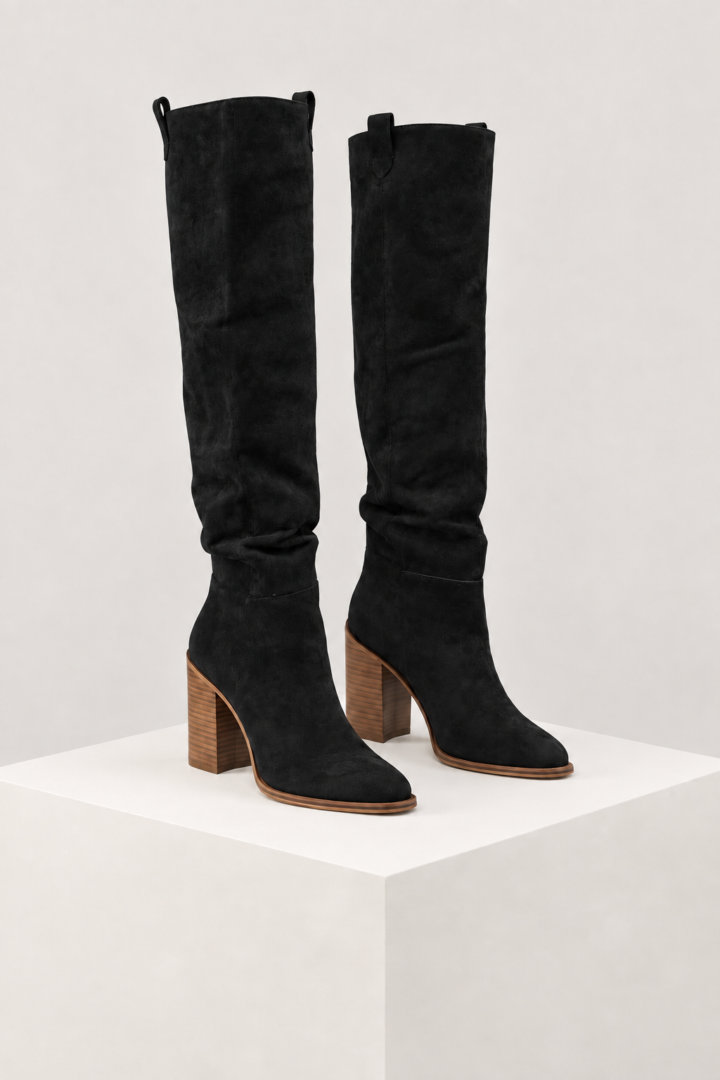 Botas de cano alto preto — vista principal, bloco quadrado branco marfim