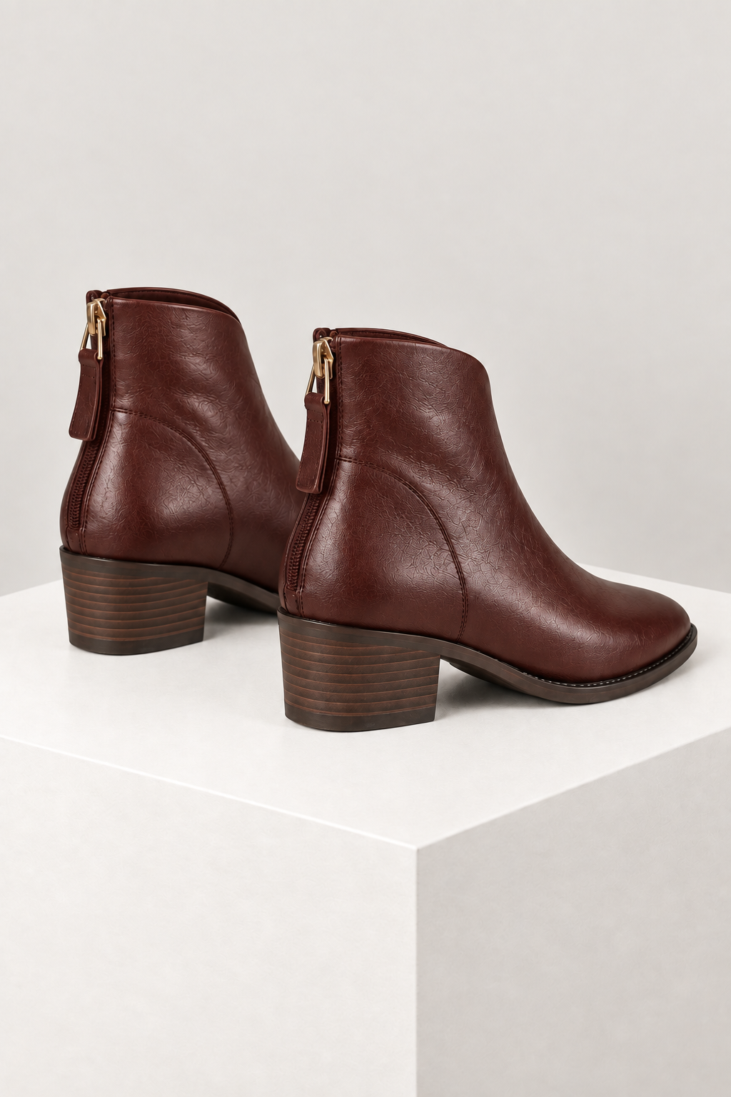 CAMILA — botins castanho, vista traseira