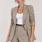 CARLOTA — conjunto xadrez bege de blazer e calças, vista detalhe