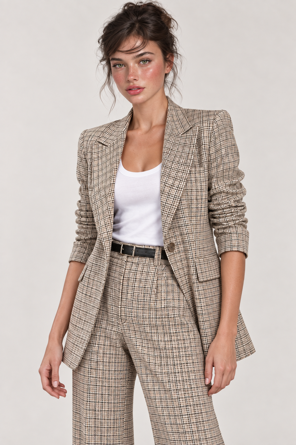 CARLOTA — conjunto xadrez bege de blazer e calças, vista detalhe