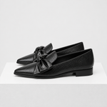 CLAUDIA loafers pretos com laço - vista lateral