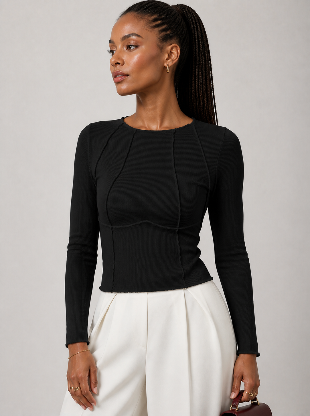 Top Claudia preto — detalhe aproximado