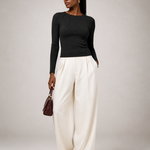 Top Claudia preto — imagem principal em modelo