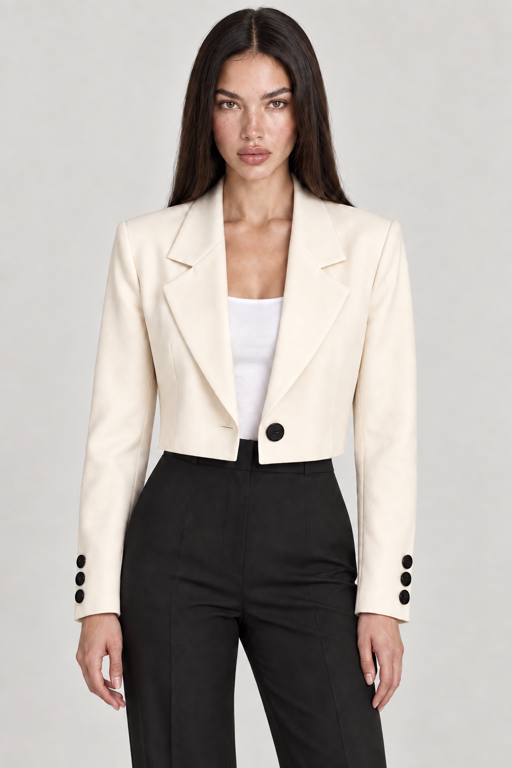 DIORA — blazer curto Bege, vista detalhe com modelo
