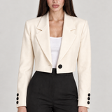 DIORA — blazer curto Bege, vista detalhe com modelo