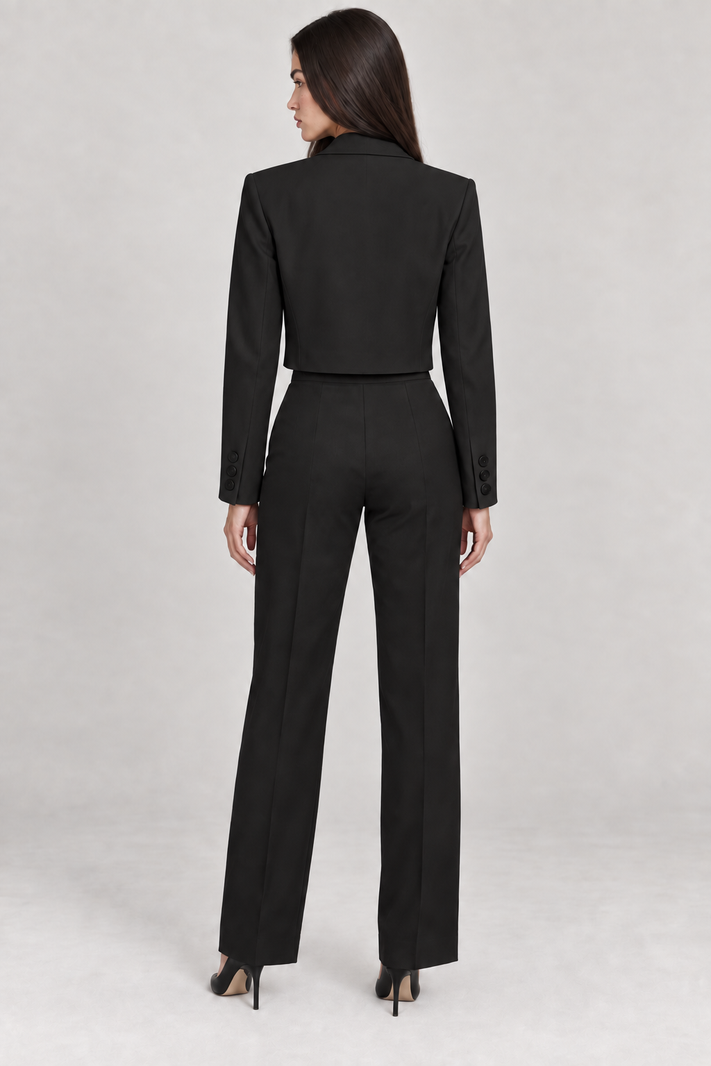 DIORA — blazer Preto, vista de costas com modelo