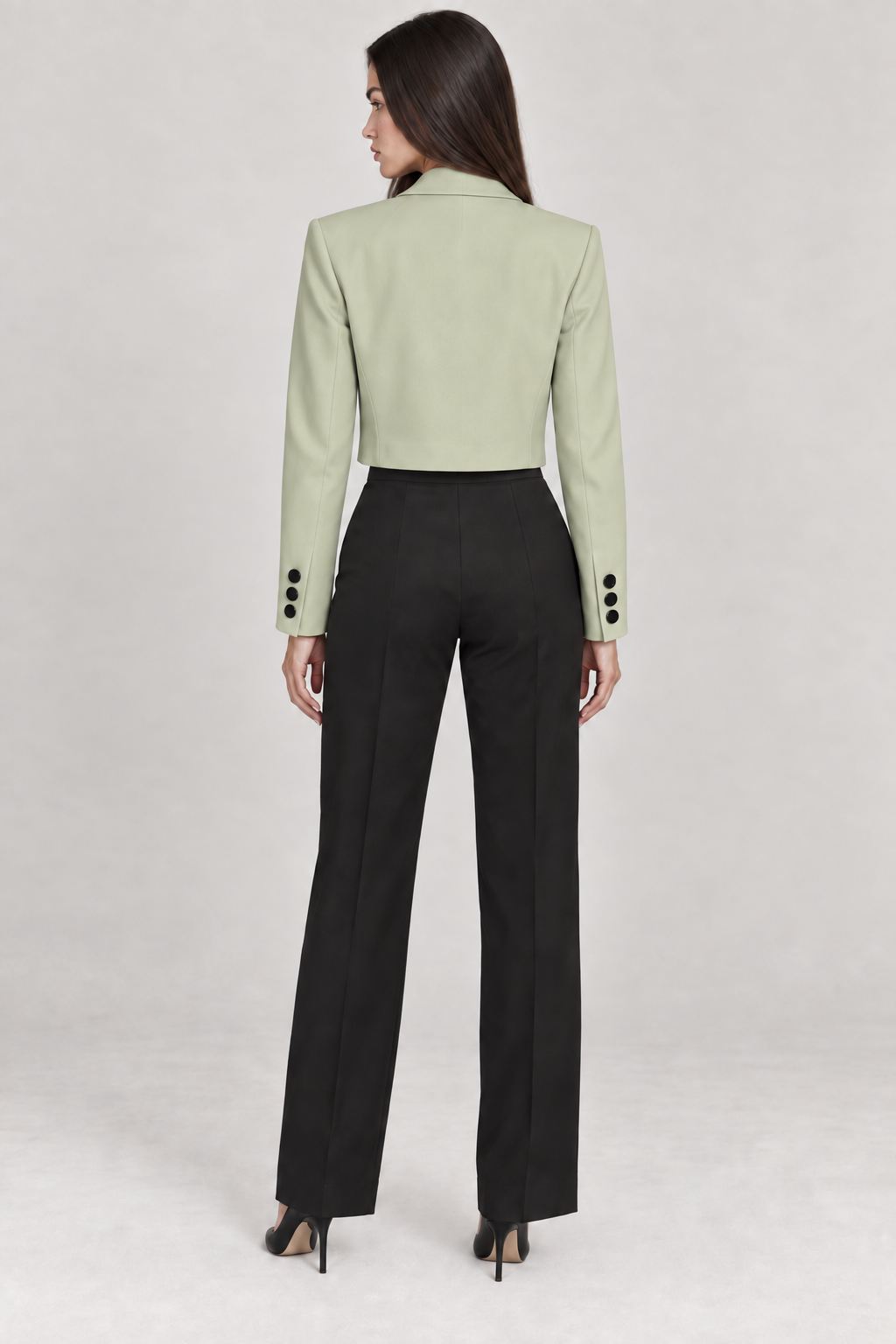 DIORA — blazer Verde, vista de costas com modelo