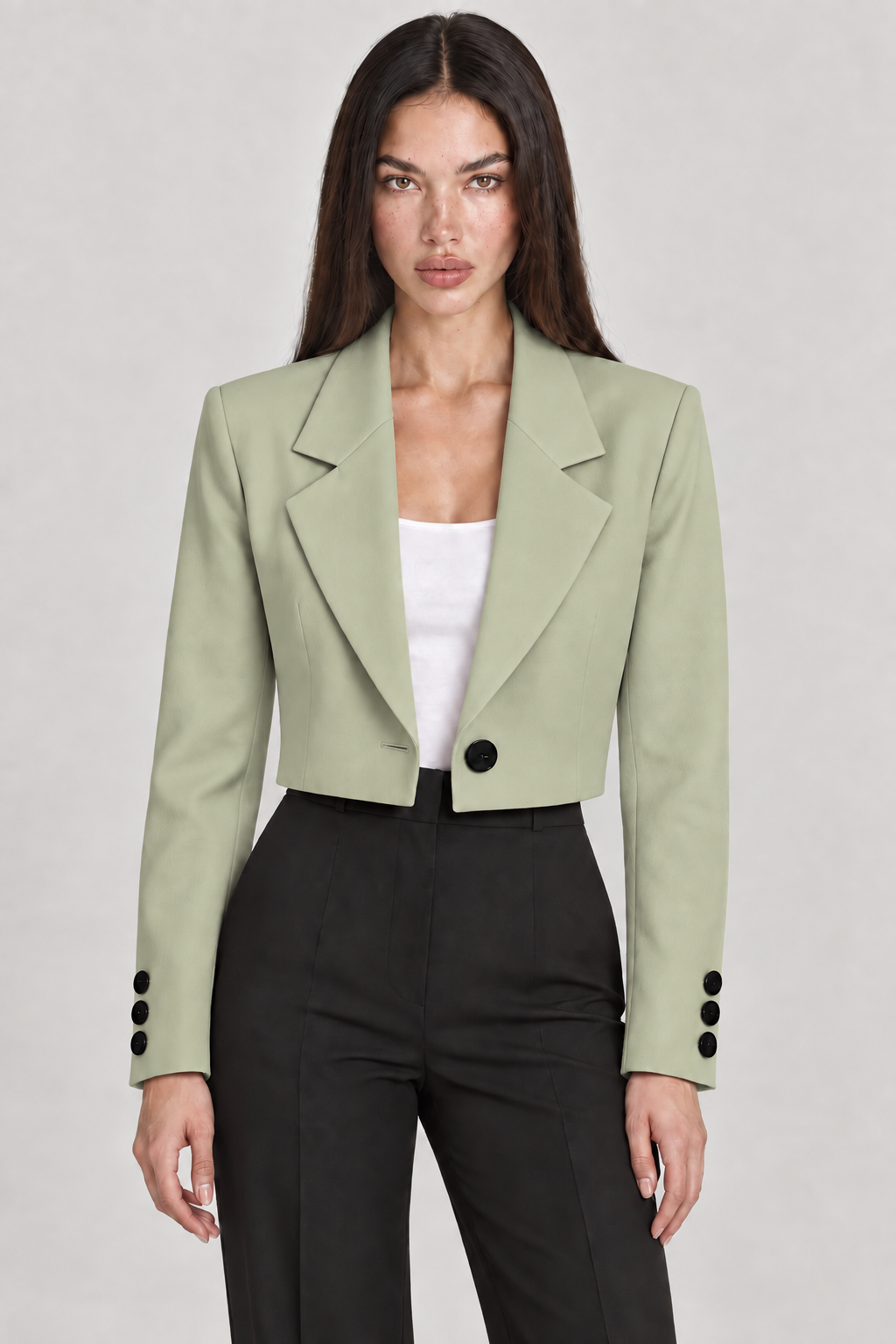DIORA — blazer curto Verde, vista detalhe com modelo