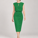 ELVIRA — verde, com modelo em estúdio