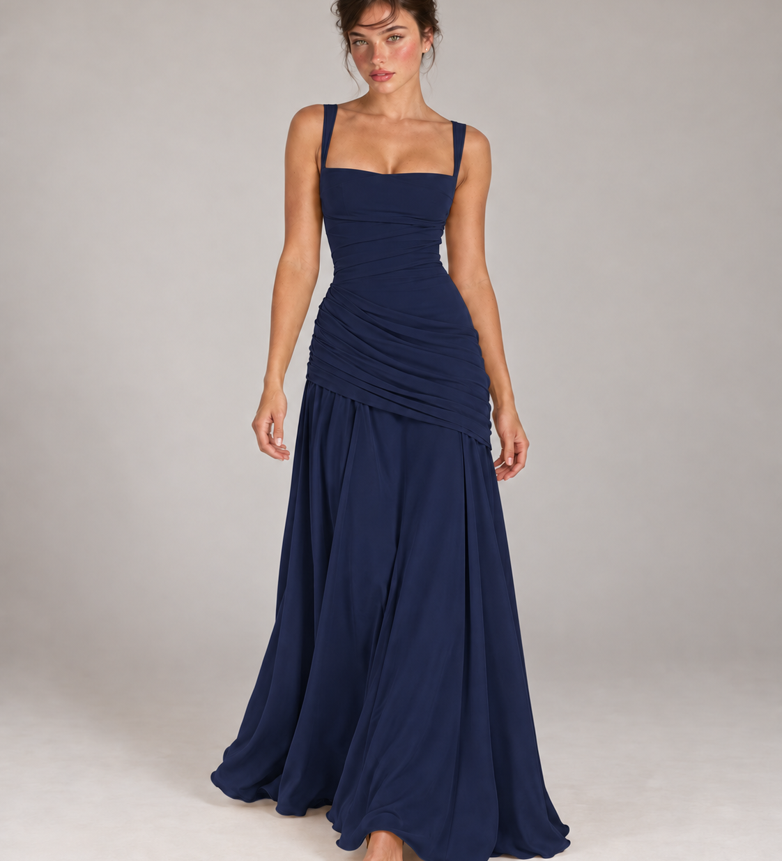 ENIE — azul marinho, corpo inteiro com modelo