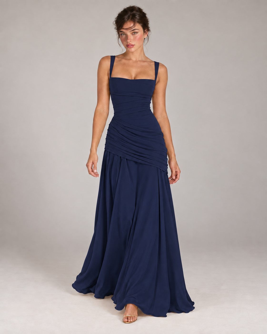 ENIE — azul marinho, corpo inteiro com modelo