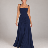 ENIE — azul marinho, corpo inteiro com modelo
