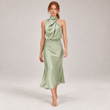 FLAVIA com modelo — Verde claro — corpo inteiro