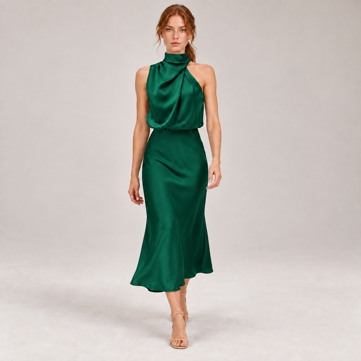 FLAVIA com modelo — Verde escuro — corpo inteiro