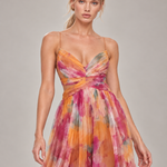 GISELLE vestido longo floral com modelo — 02-laranja-aproximada