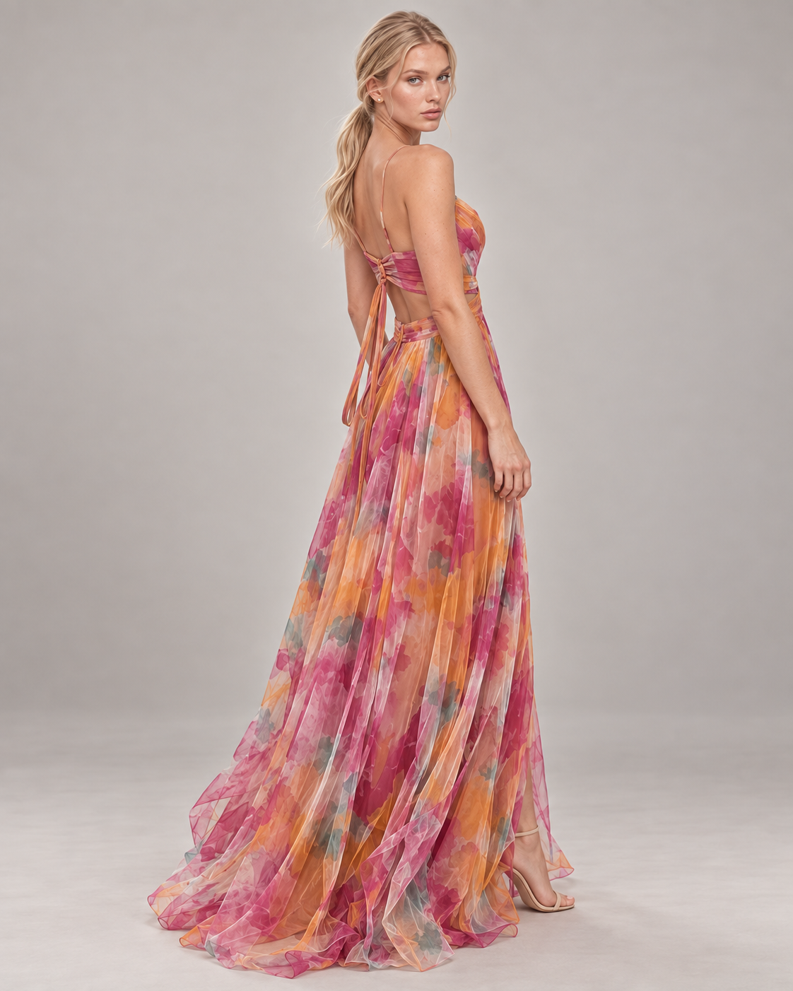 GISELLE vestido longo floral com modelo — 03-laranja-costas