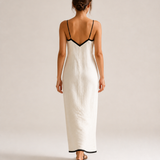 Vestido longo INMA — vista de costas na modelo