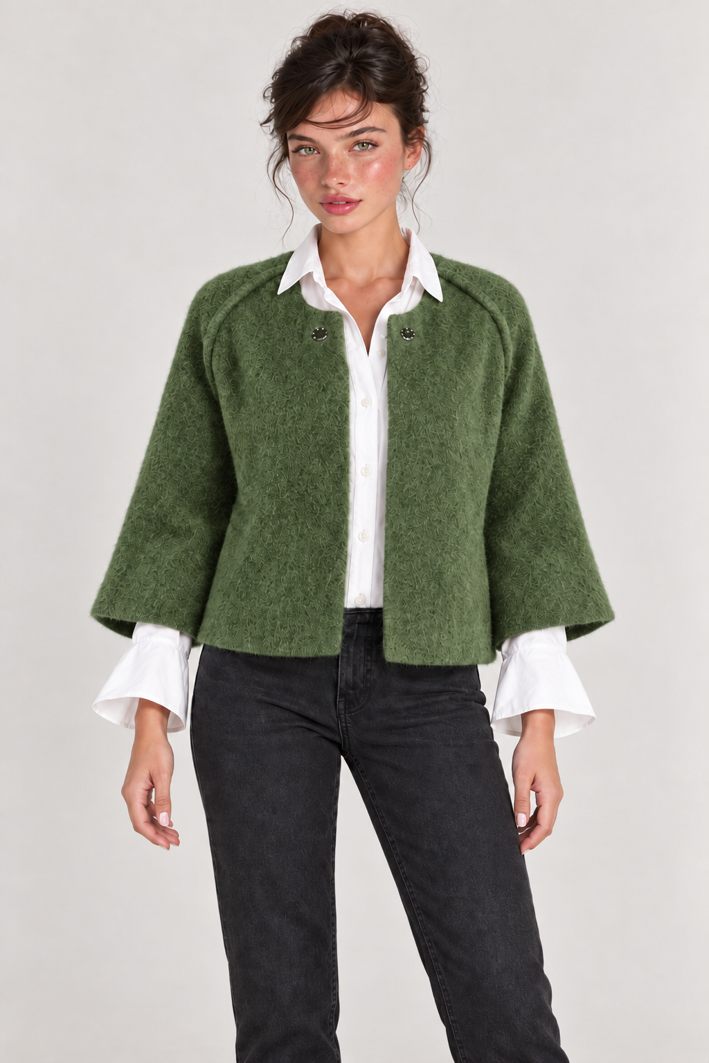 JACINTA — casaco Verde, vista aproximada com modelo