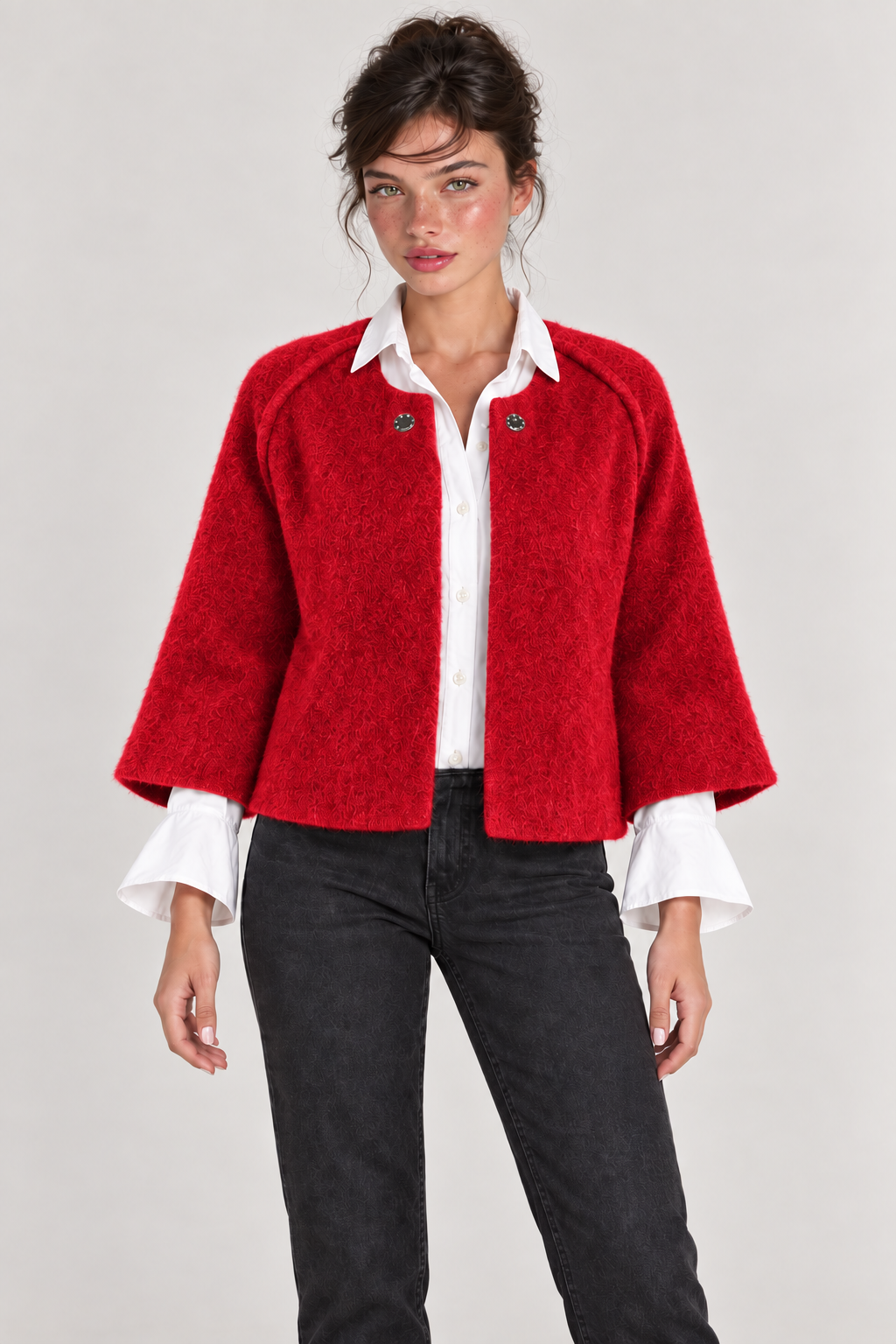 JACINTA — casaco Vermelho, vista aproximada com modelo