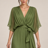 MONICA vestido de chiffon com modelo — 02-verde-aproximada