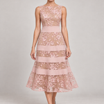 ODETE vestido midi bordado — rosa principal com modelo