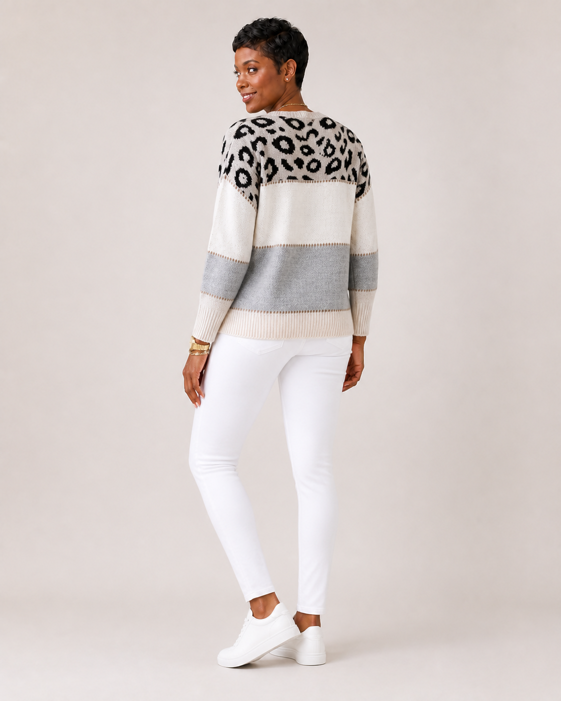 PASCA sweater cinzento — vista traseira na modelo