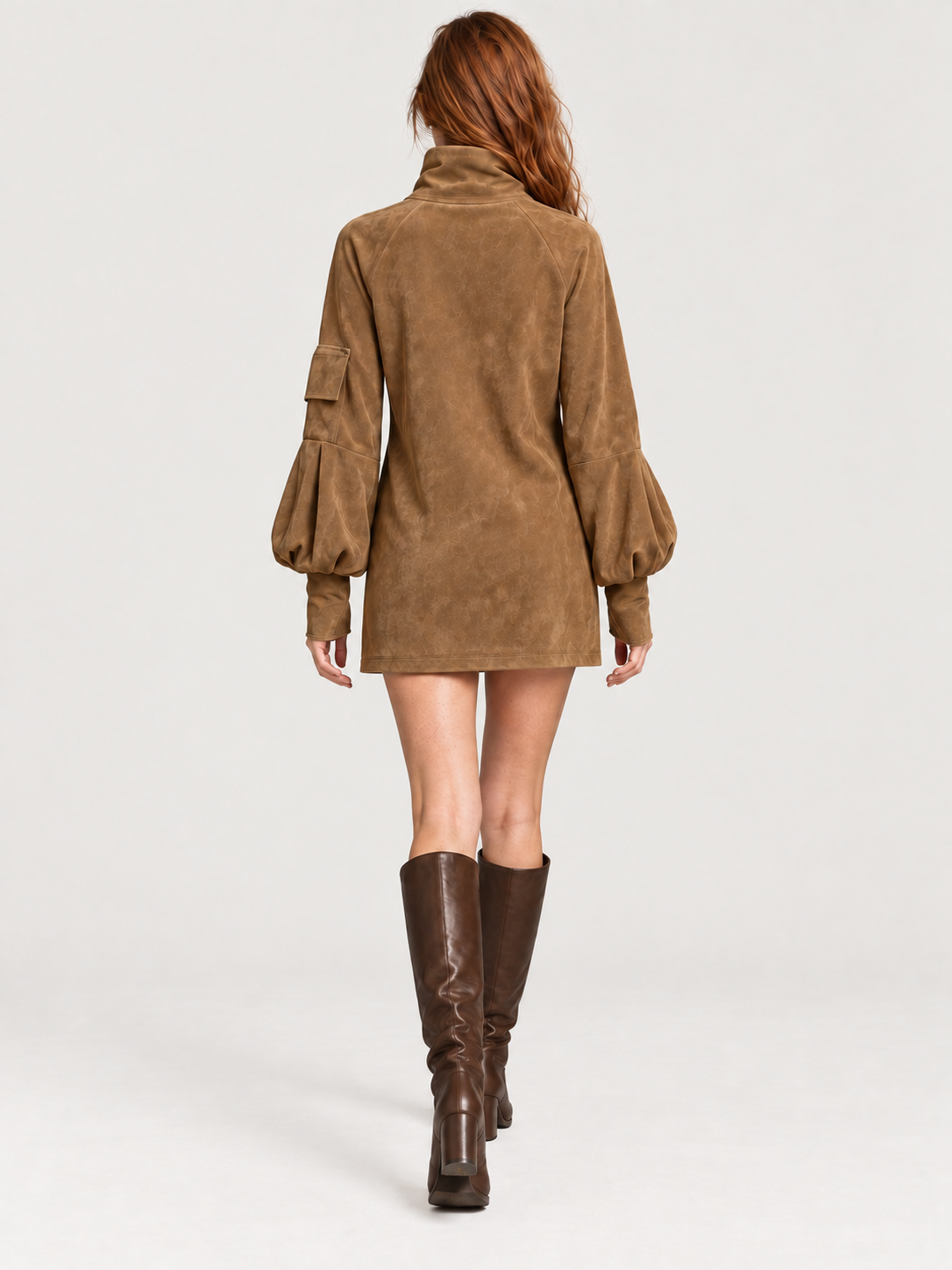 ROMY — costas, editorial em fundo greige claro
