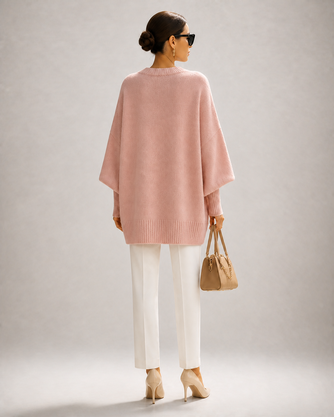ROSA malha oversized rosa — modelo vista de costas