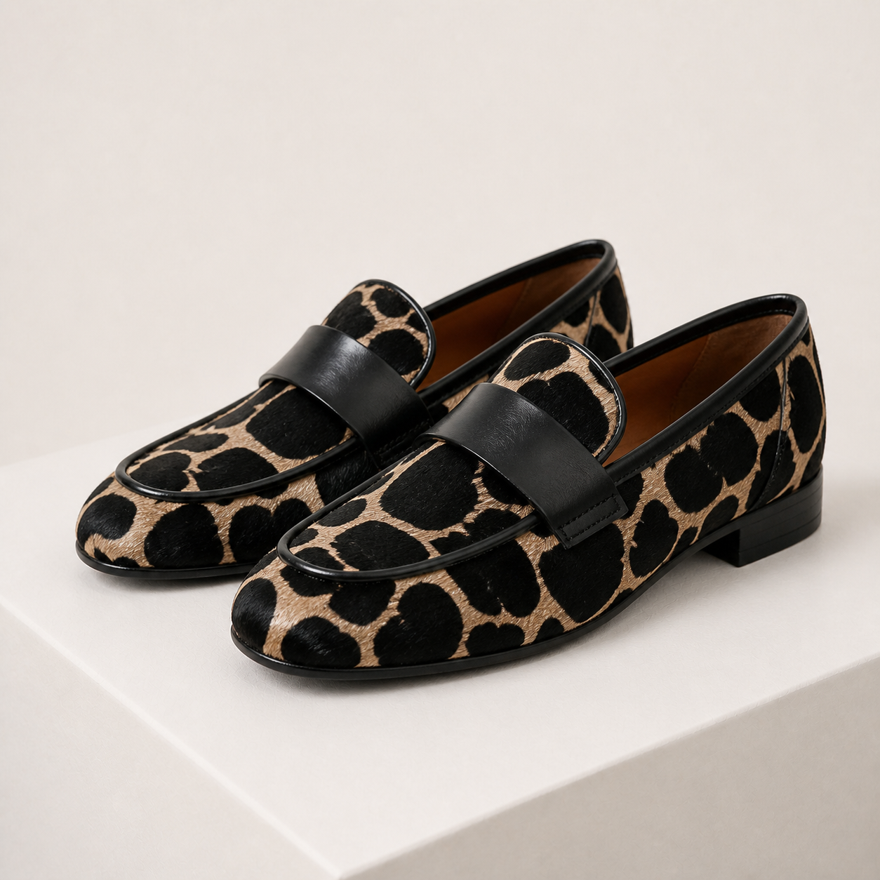Loafers SABOT leopardo com faixa preta — vista principal