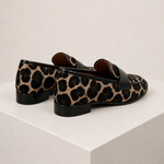 Loafers SABOT leopardo — vista traseira fechada e salto baixo