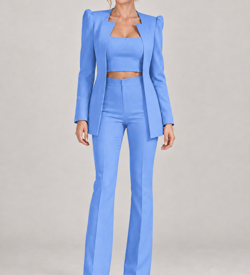 SELINA azul — conjunto de três peças, corpo inteiro com modelo