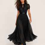 Vestido longo preto com renda — imagem de corpo inteiro