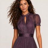 Vestido longo roxo com renda — detalhe aproximado