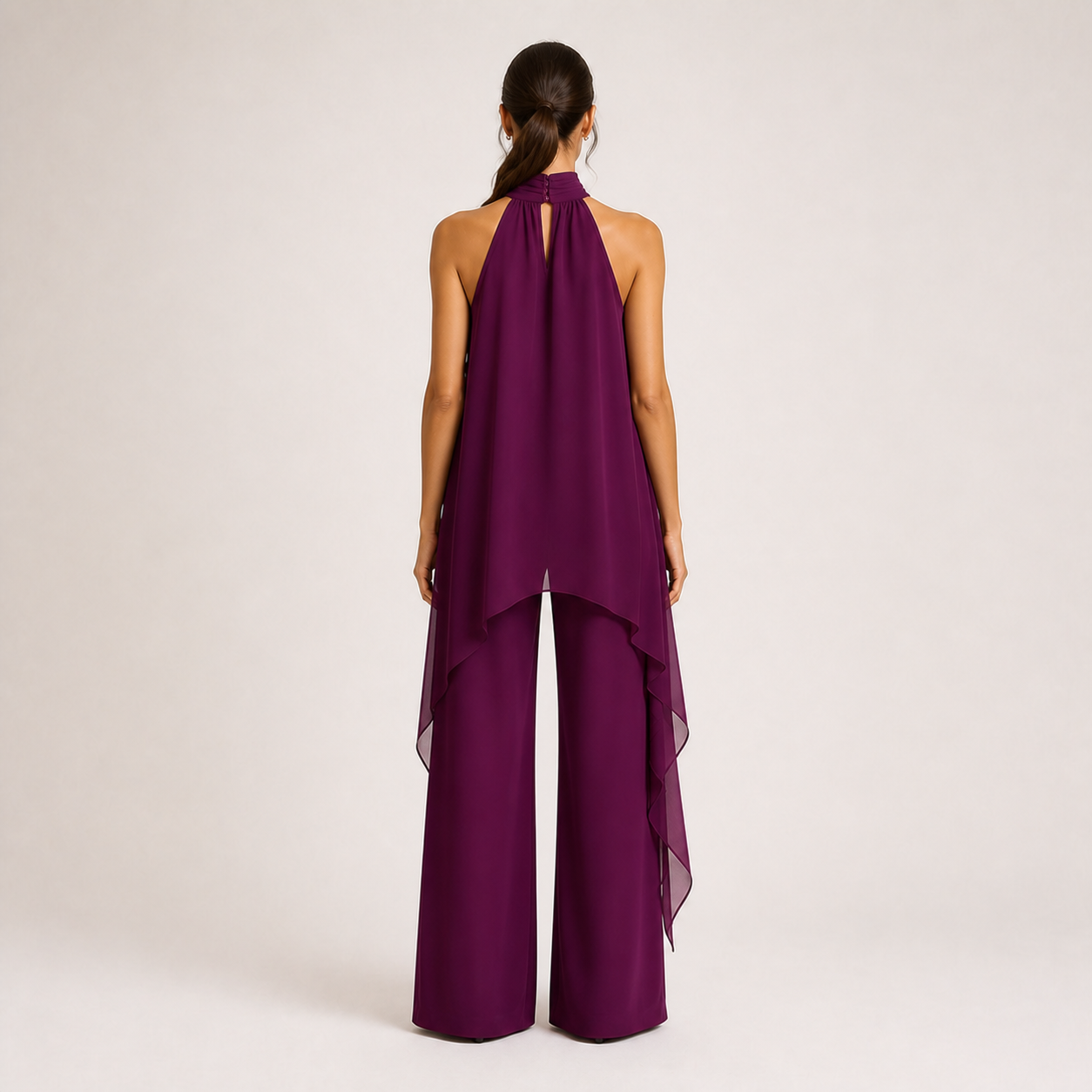 Conjunto VIOLA roxo com top halter e calças largas, vista traseira